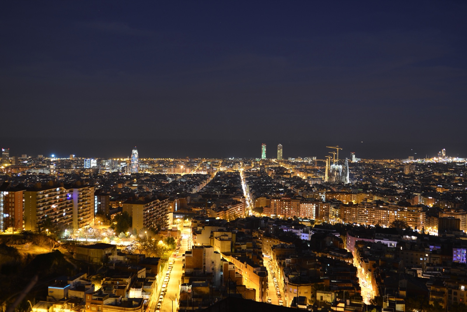 Barcelona de noche desde El Carmel